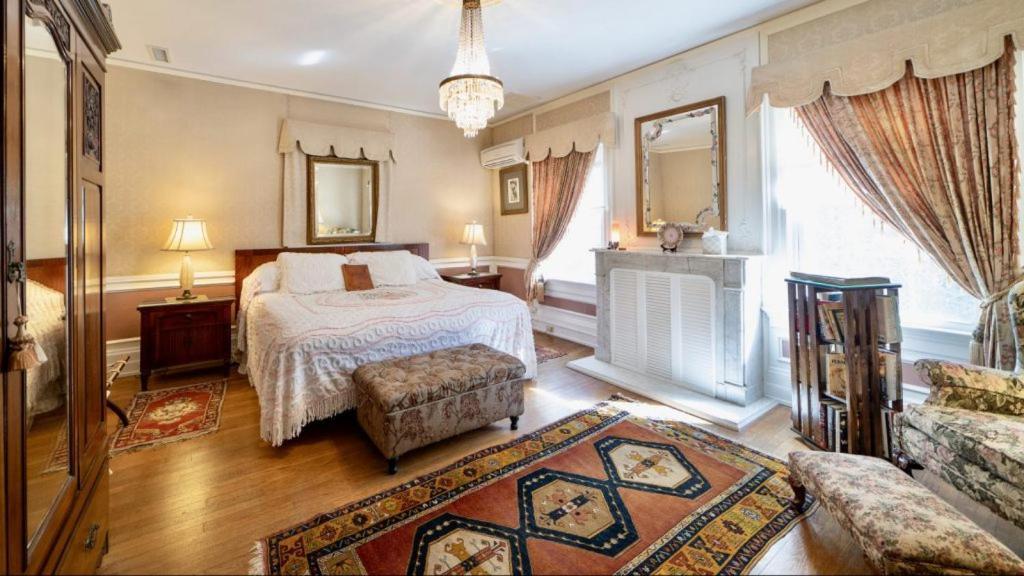 The Melange Inn Хендерсонвилл Экстерьер фото